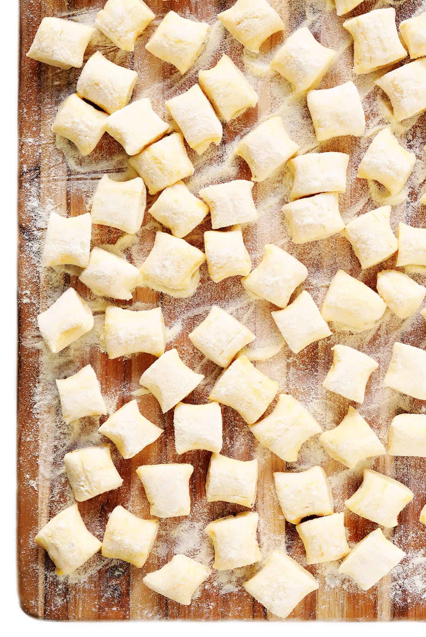 LOVE this 20-minute ricotta gnocchi recipe! It's super quick and easy to make with just 4 ingredients, and perfectly light and pillowy and delicious. Pair them with any favorite Italian sauce, add them to a soup, toast them in some butter, or whatever else might sound good. | gimmesomeoven.com #gnocchi #italian #dinner #pasta #easy #mealprep #freezermeals Ricotta Gnocchi Recipe